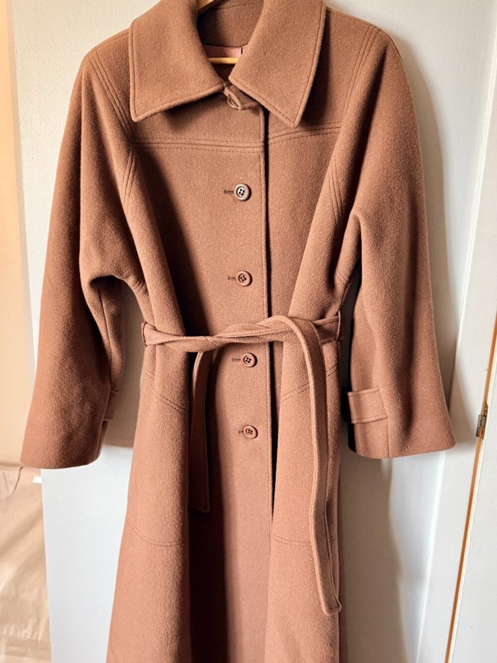 Vintage 1970s-1980s Mallia Fashions Pure Virgin Wool Belted Coat